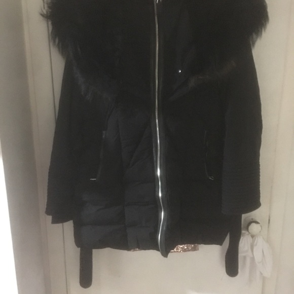 MODA -down puffer coat with fur RUDSAK. - Picture 4 of 12